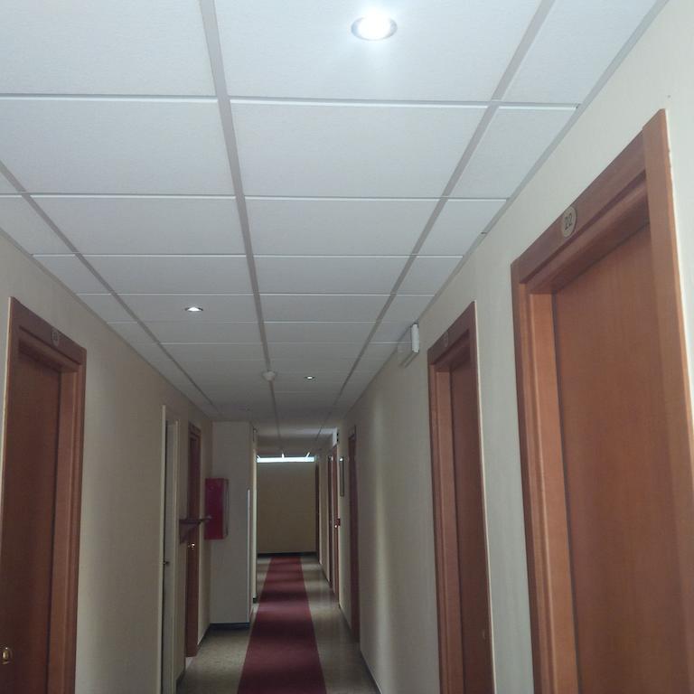 Hotel Robinia インペリア エクステリア 写真