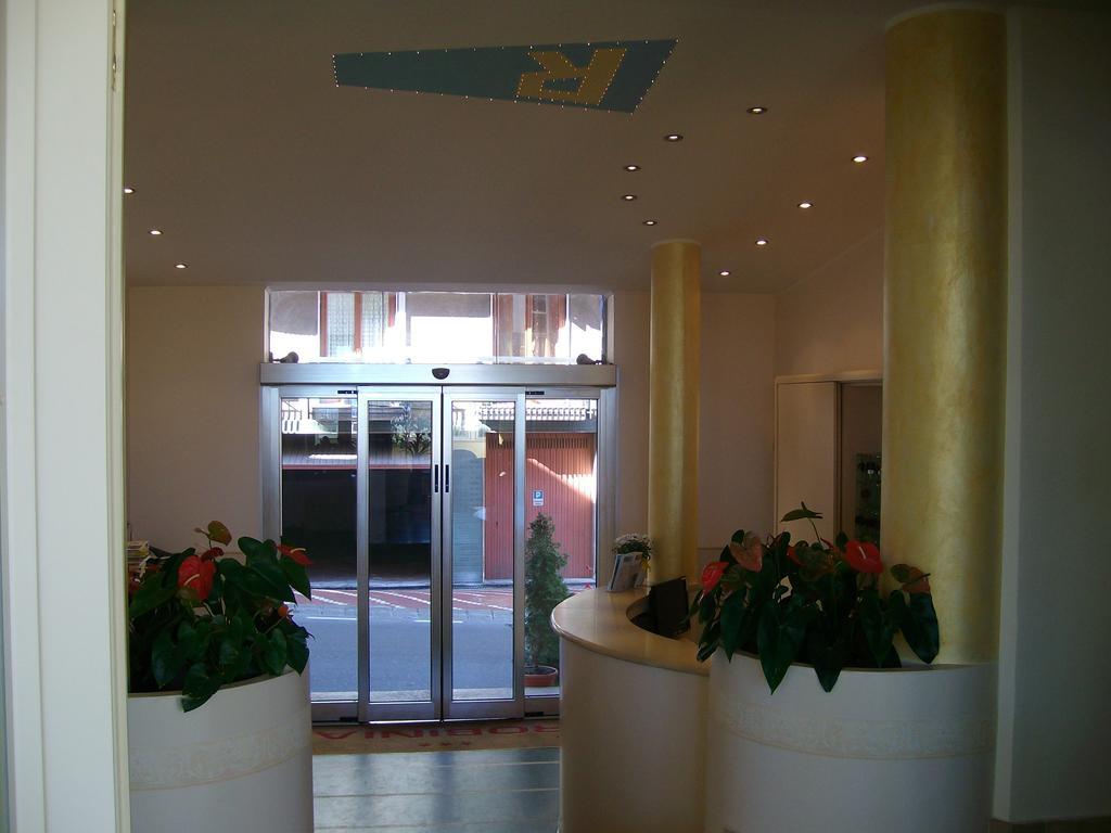 Hotel Robinia インペリア エクステリア 写真